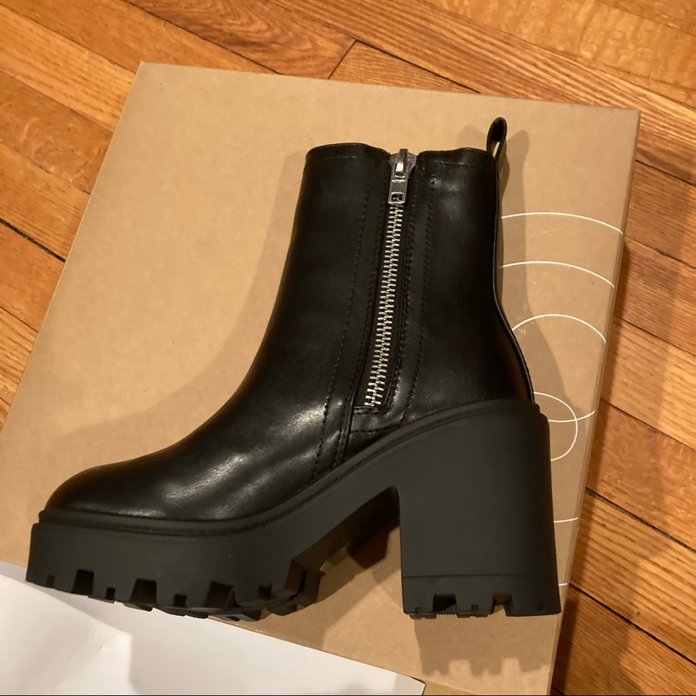 UO Zip Up Boot - Picture 8 of 9